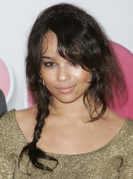 Coiffure de star : Zoe Kravitz avec une tresse sur le côté