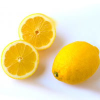Recettes beauté maison avec du citron : mains gercées, ongles cassants, pieds secs